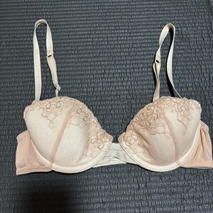Vassarette nude lace detail bra size 34B